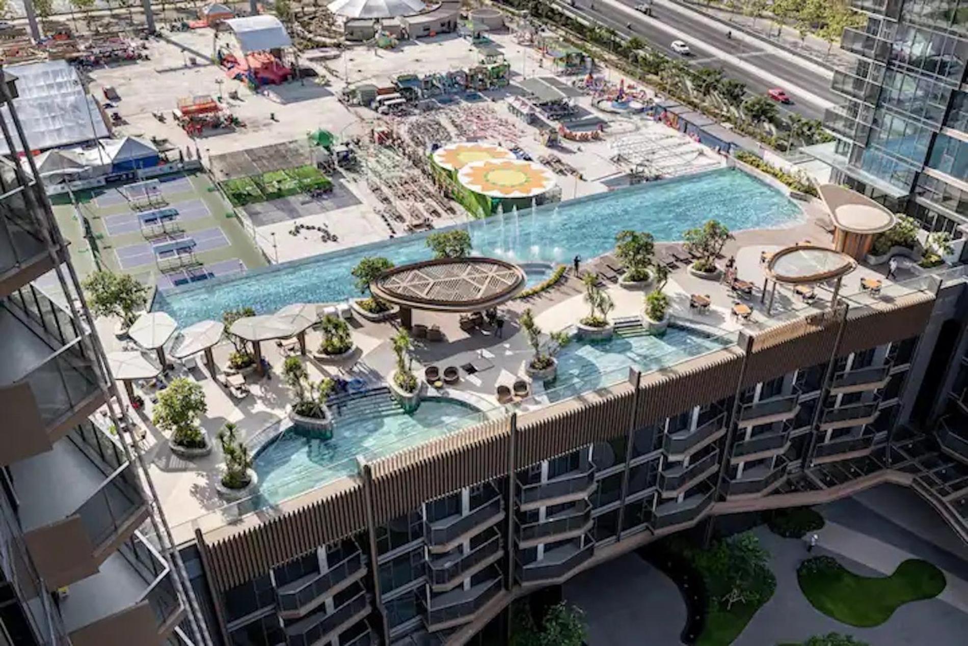 The Opera Apartment Cental Saigon Free Pool-Gym-Sauna Room- Golf Mini Хошимин Екстериор снимка