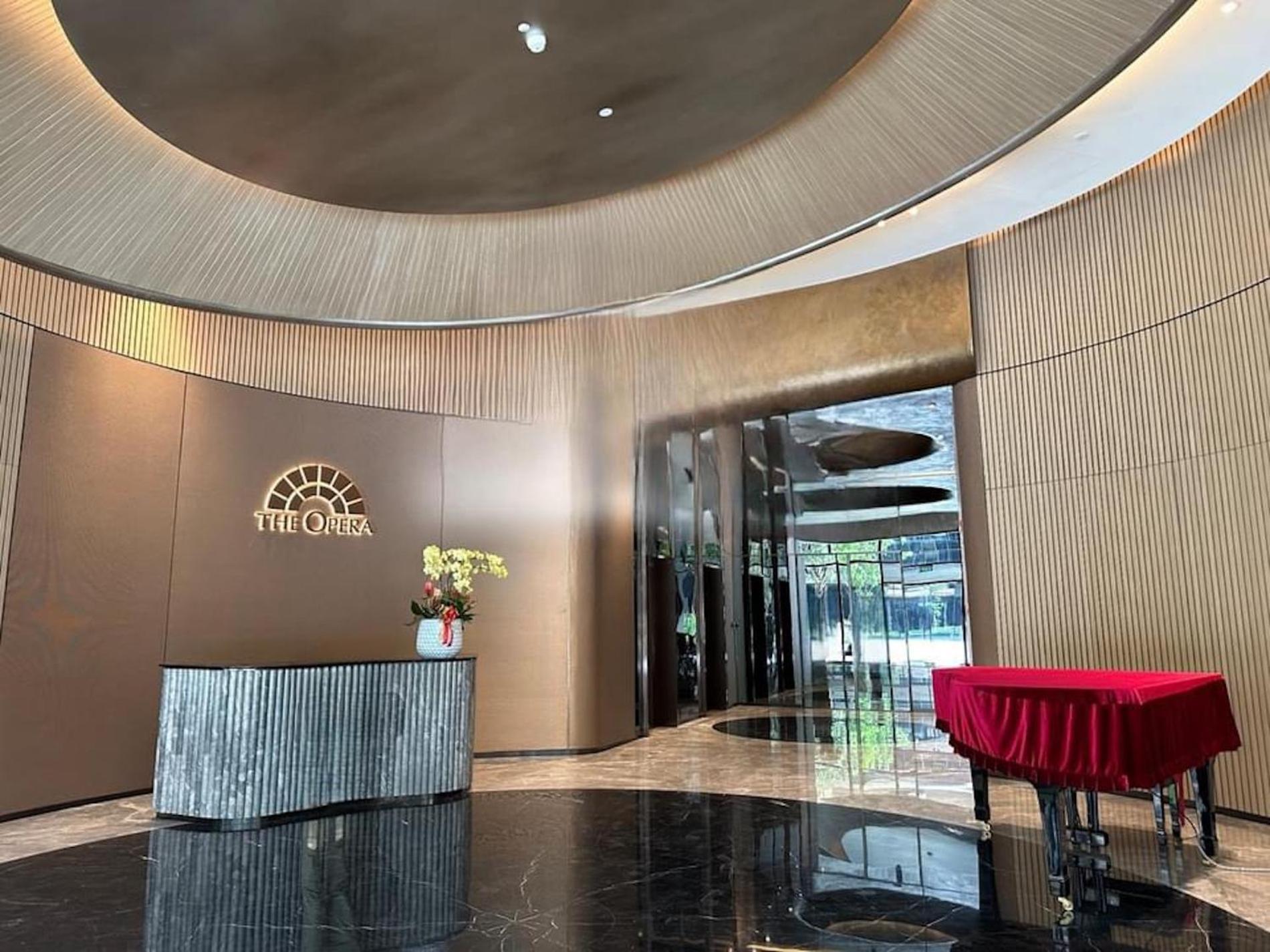 The Opera Apartment Cental Saigon Free Pool-Gym-Sauna Room- Golf Mini Хошимин Екстериор снимка