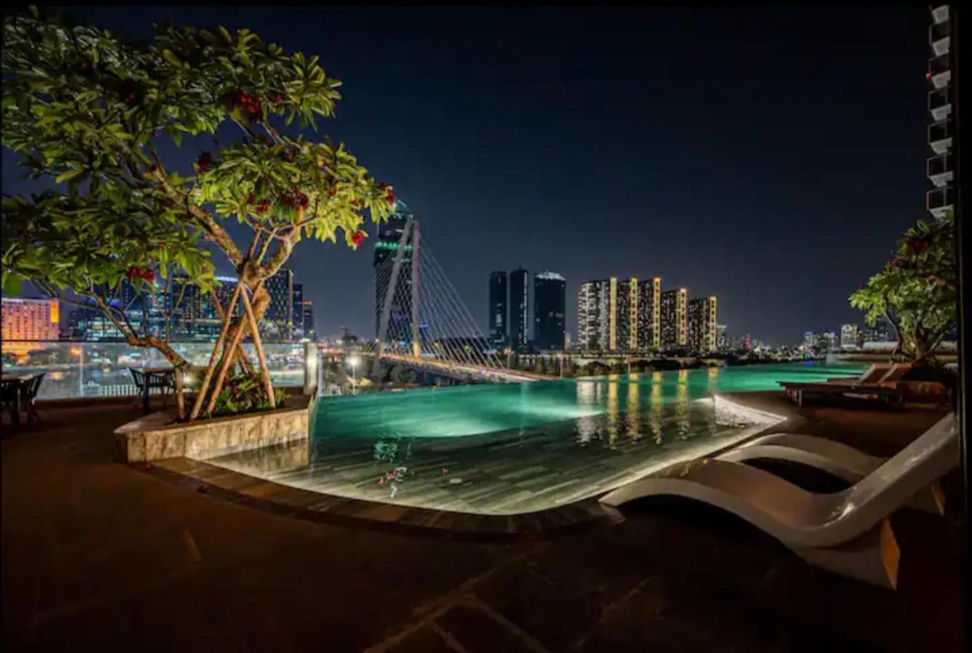 The Opera Apartment Cental Saigon Free Pool-Gym-Sauna Room- Golf Mini Хошимин Екстериор снимка