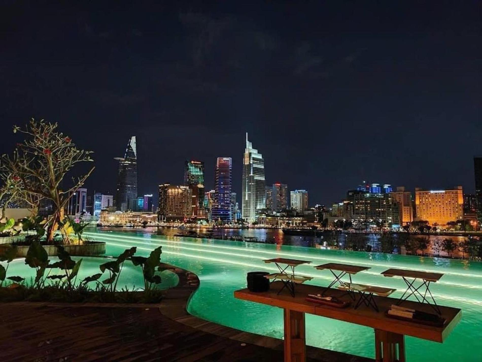 The Opera Apartment Cental Saigon Free Pool-Gym-Sauna Room- Golf Mini Хошимин Екстериор снимка