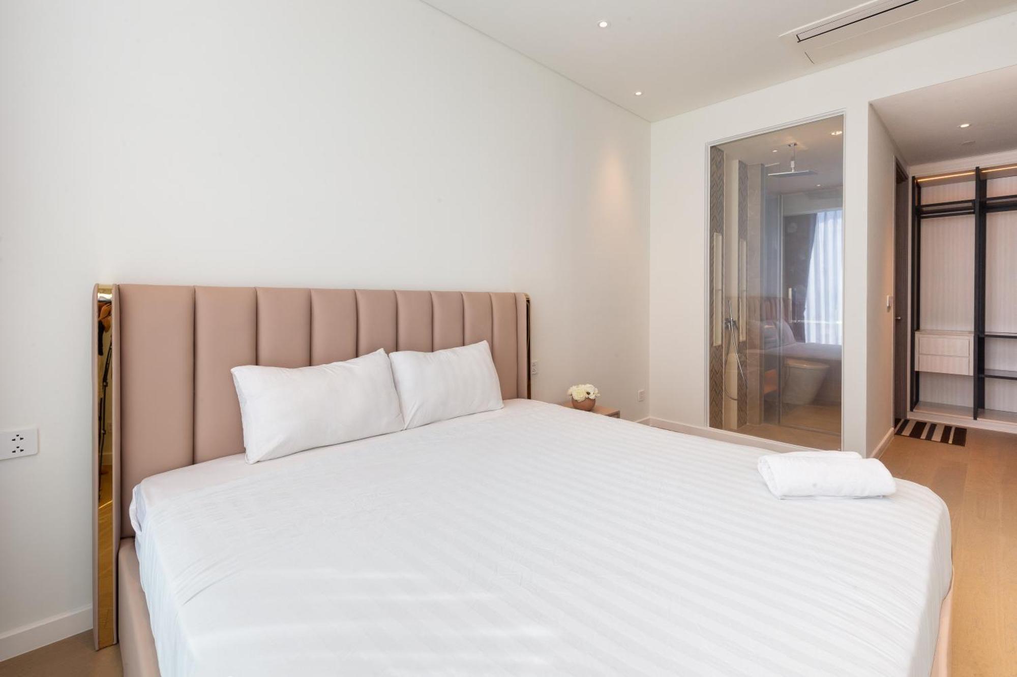 The Opera Apartment Cental Saigon Free Pool-Gym-Sauna Room- Golf Mini Хошимин Екстериор снимка