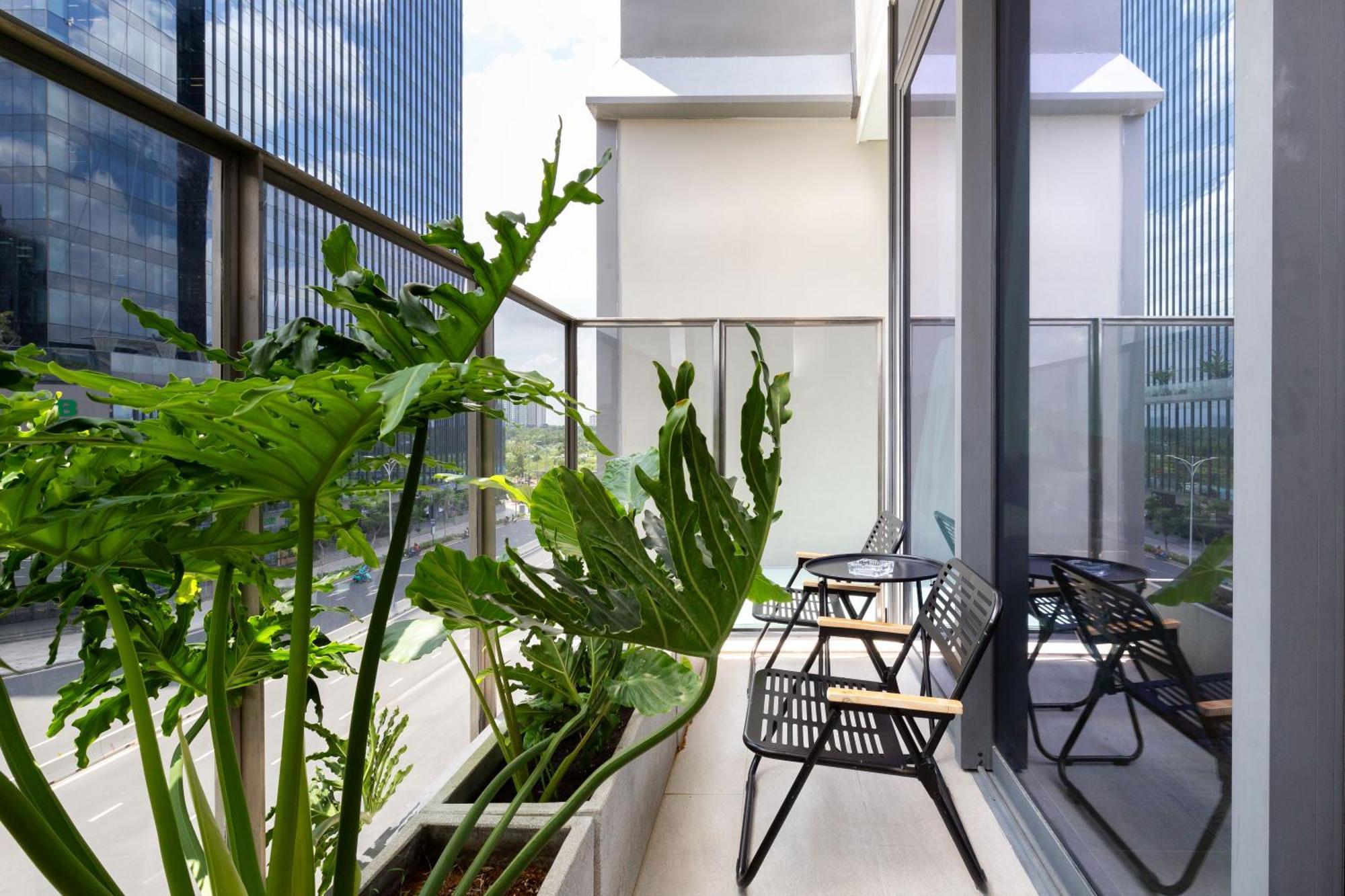 The Opera Apartment Cental Saigon Free Pool-Gym-Sauna Room- Golf Mini Хошимин Екстериор снимка