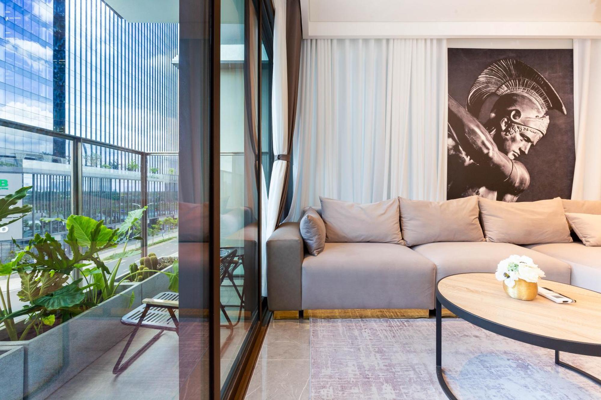 The Opera Apartment Cental Saigon Free Pool-Gym-Sauna Room- Golf Mini Хошимин Екстериор снимка