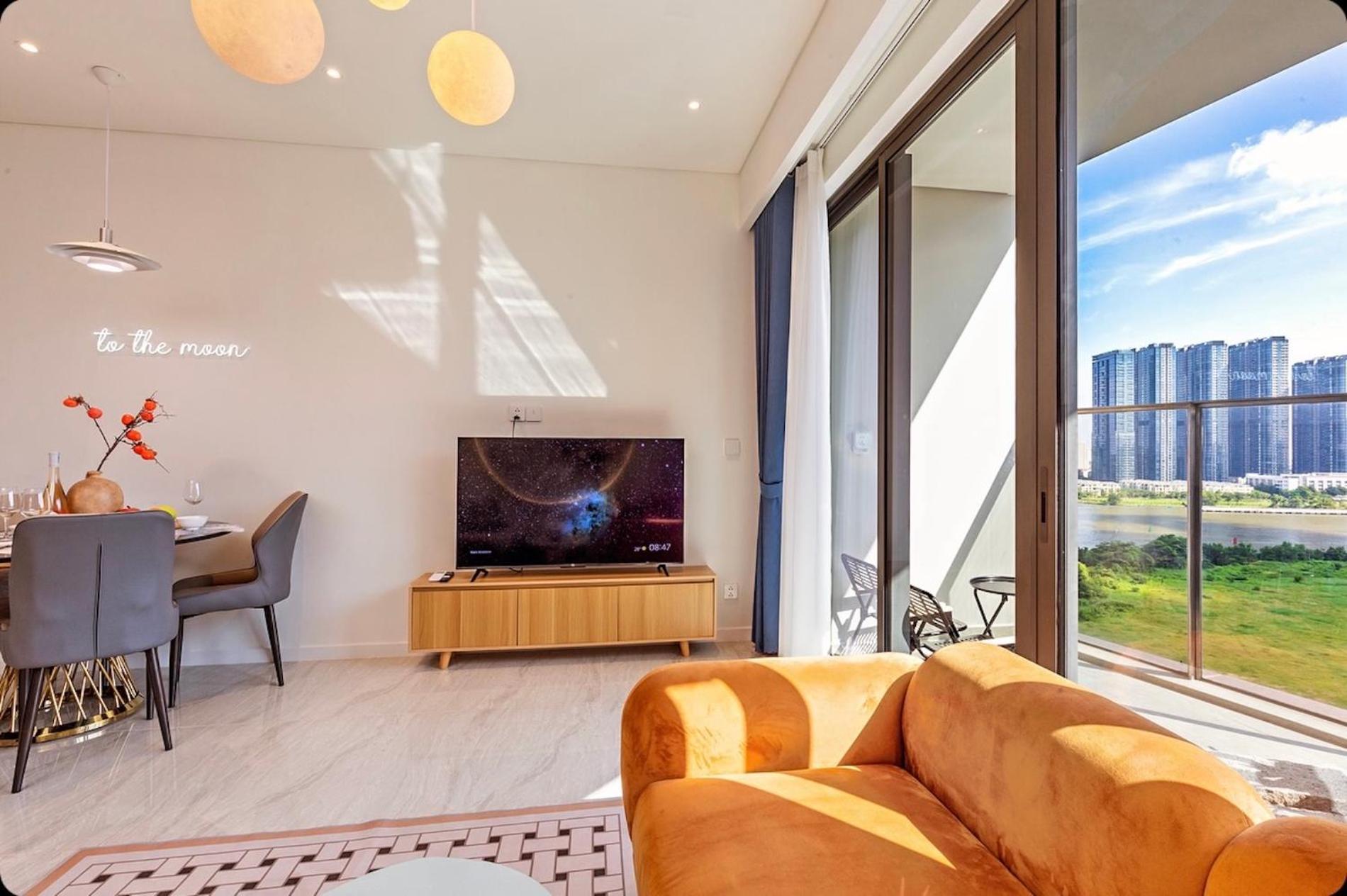 The Opera Apartment Cental Saigon Free Pool-Gym-Sauna Room- Golf Mini Хошимин Екстериор снимка