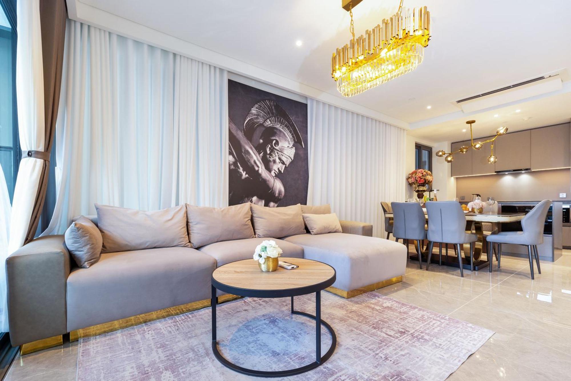 The Opera Apartment Cental Saigon Free Pool-Gym-Sauna Room- Golf Mini Хошимин Екстериор снимка