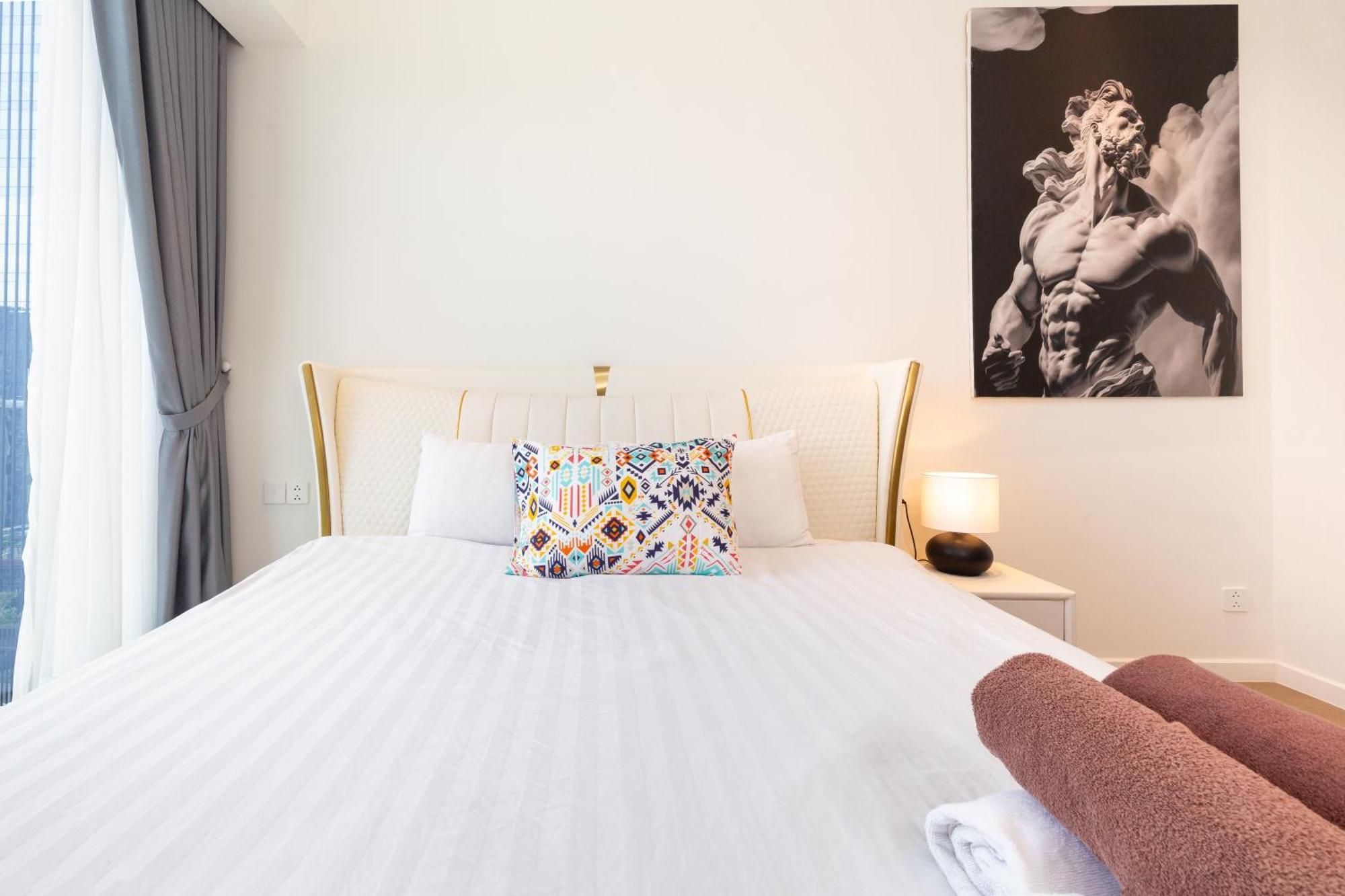 The Opera Apartment Cental Saigon Free Pool-Gym-Sauna Room- Golf Mini Хошимин Екстериор снимка